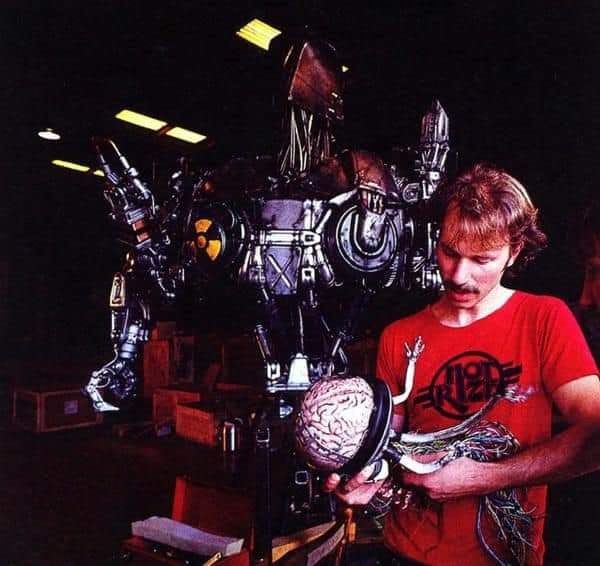 A behind the scenes photo from the production of ROBOCOP 2 (1990).