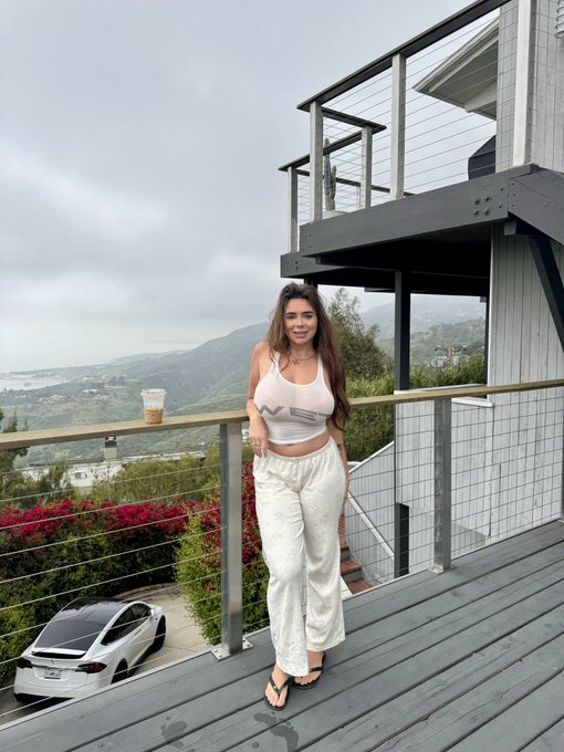 2 pic. 🍓🍓🍓 https://t.co/QN69rafJuc