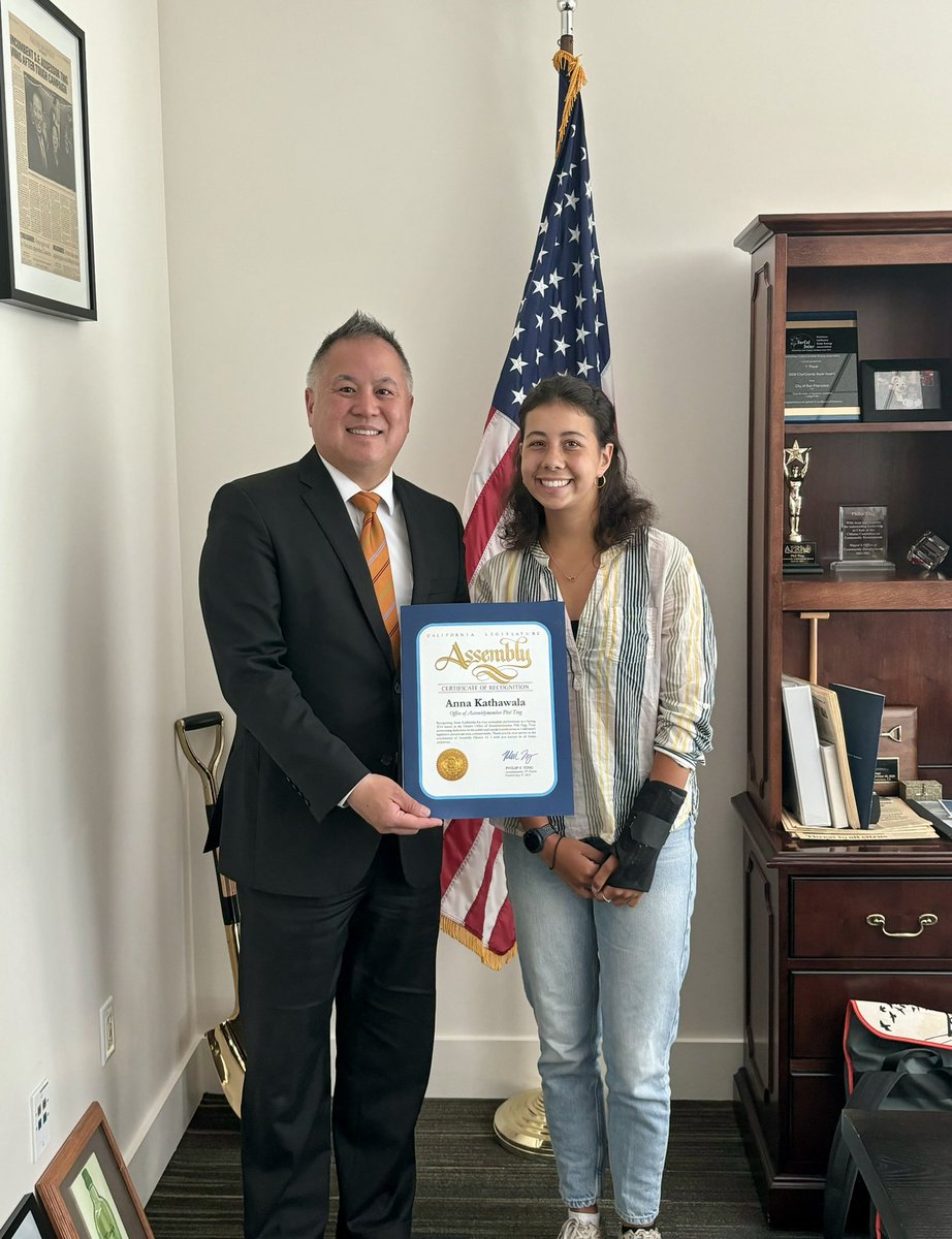 Thank you to Cal student, Anna, for interning at my San Francisco district office this Spring. I hope you learned a lot about important issues, the legislative process, community outreach, constituent assistance & more. I wish you luck on your endeavors.