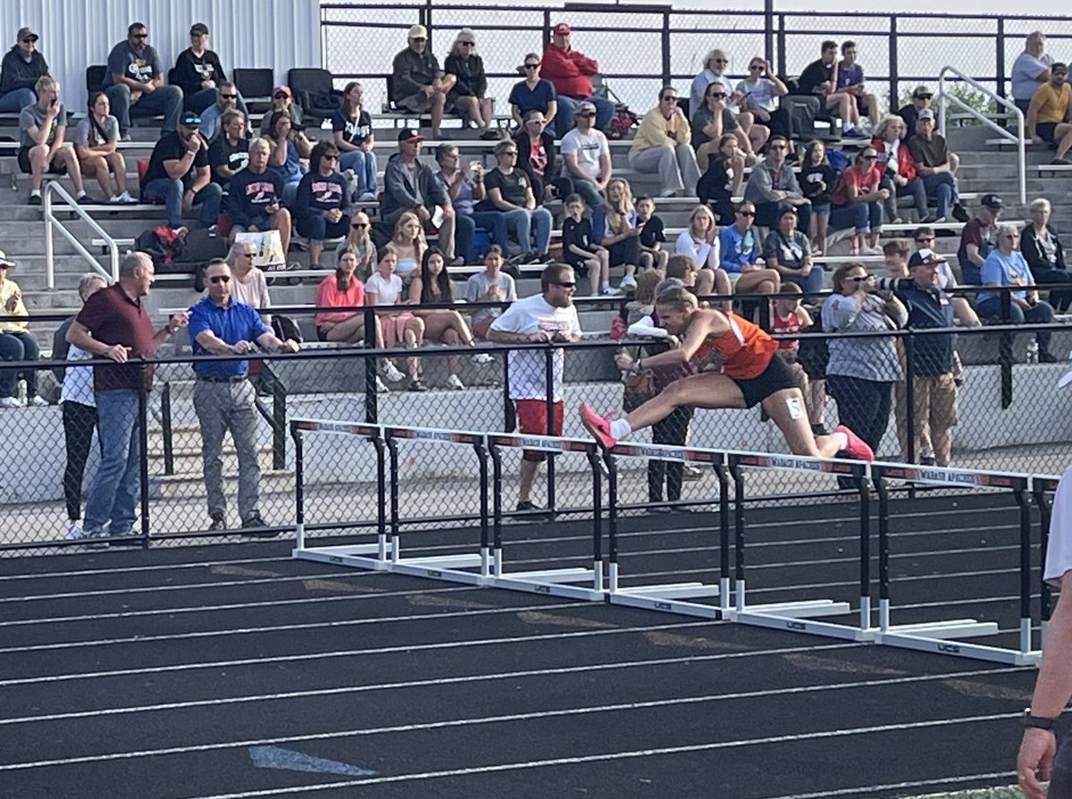wabashapaches's tweet photo. Kierra Wilson wins 100 Hurdles at TRC https://t.co/YhAsbiquSr