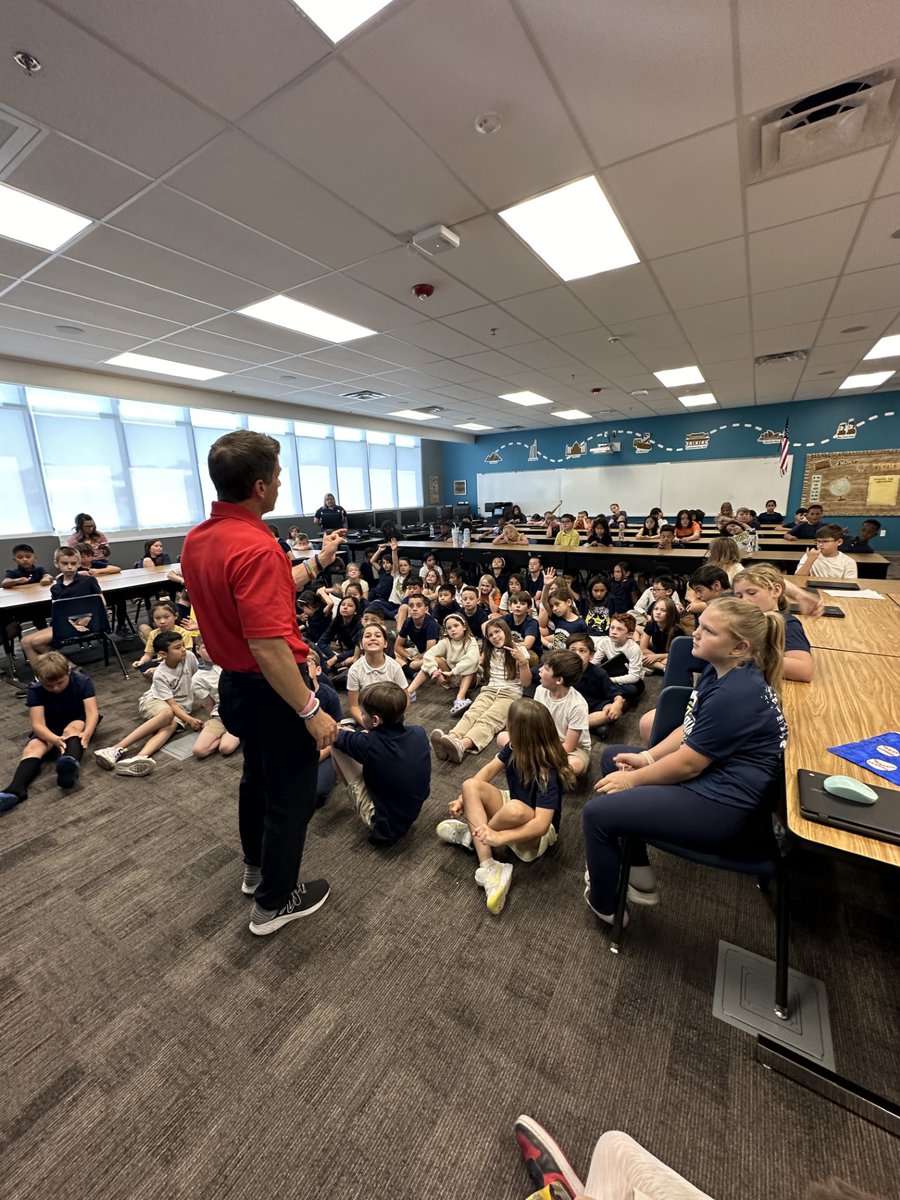 What a blast with the 3rd graders from Frank Lamping E.S in Henderson this morning. The kiddos rocked it! And thank you for having me. @News3LV @NWSVegas @natwxdesk #WeatherAuthority #Vegas #Vegasweather #nvwx