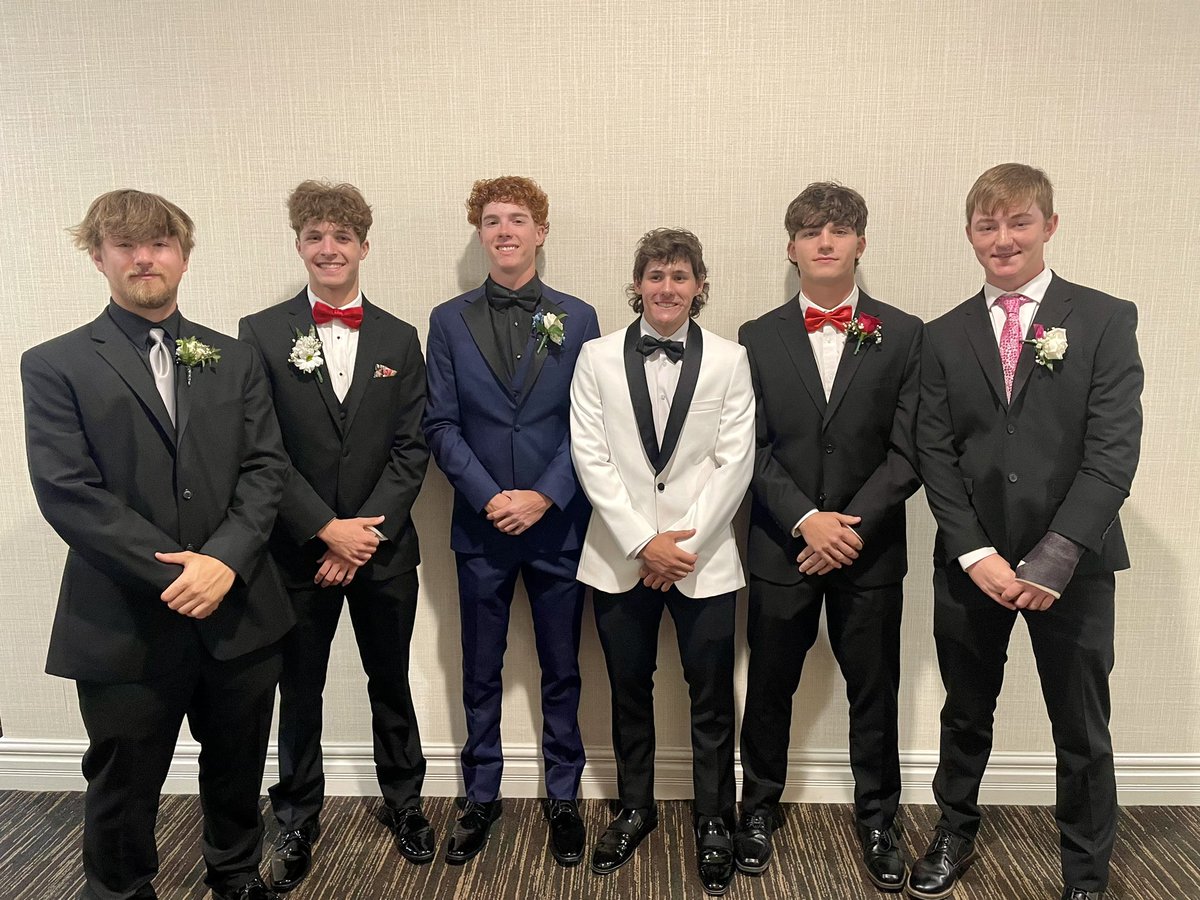 Lookin good on and off the field!!🔥