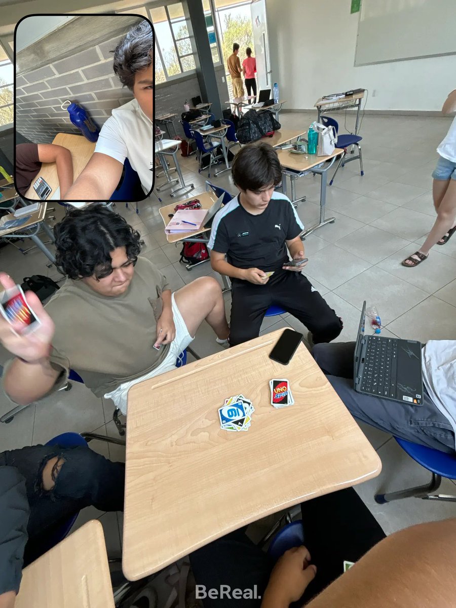 “la prepa me está matando”
yo en la prepa: