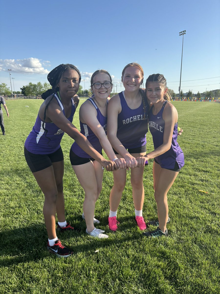 LadyHubs_Track's tweet photo. The Jv 4x2 are conference champions 🥇 https://t.co/5J8SZGCLAp