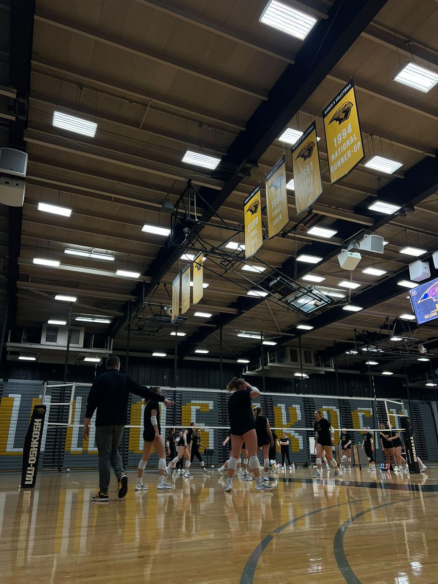 UWOVolleyball tweet picture