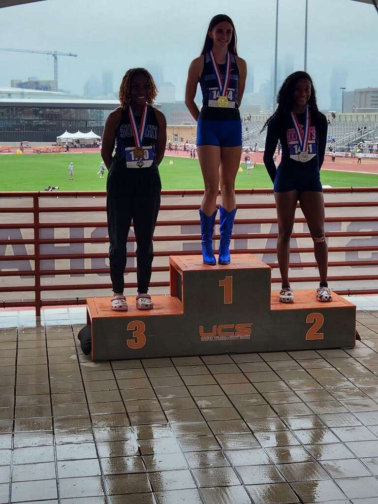 Dorie Davis takes 🥉in the triple jump at state!  Big PR of 39’2…only a sophomore.