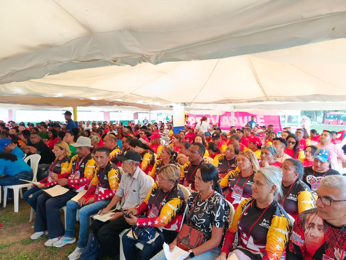 Arranca segunda plenaria de balance y planificación del PSUV. El enlace político Eduardo Piñate, destacó la importancia para la organización en este encuentro y resaltó la participación activa de diversos sectores del partido rumbo a la victoria del 28- J. #VenezuelaCalorPatrio