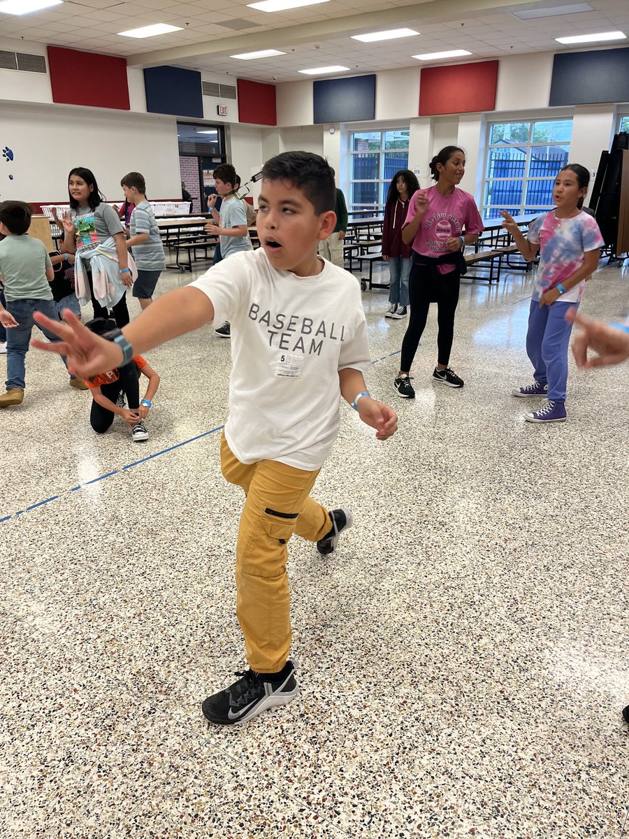 Whitlock_CPE's tweet photo. We celebrated perfect attendance for the month of April with a dance party.#CPELeaders #LPLegacy https://t.co/64uN2StqbS