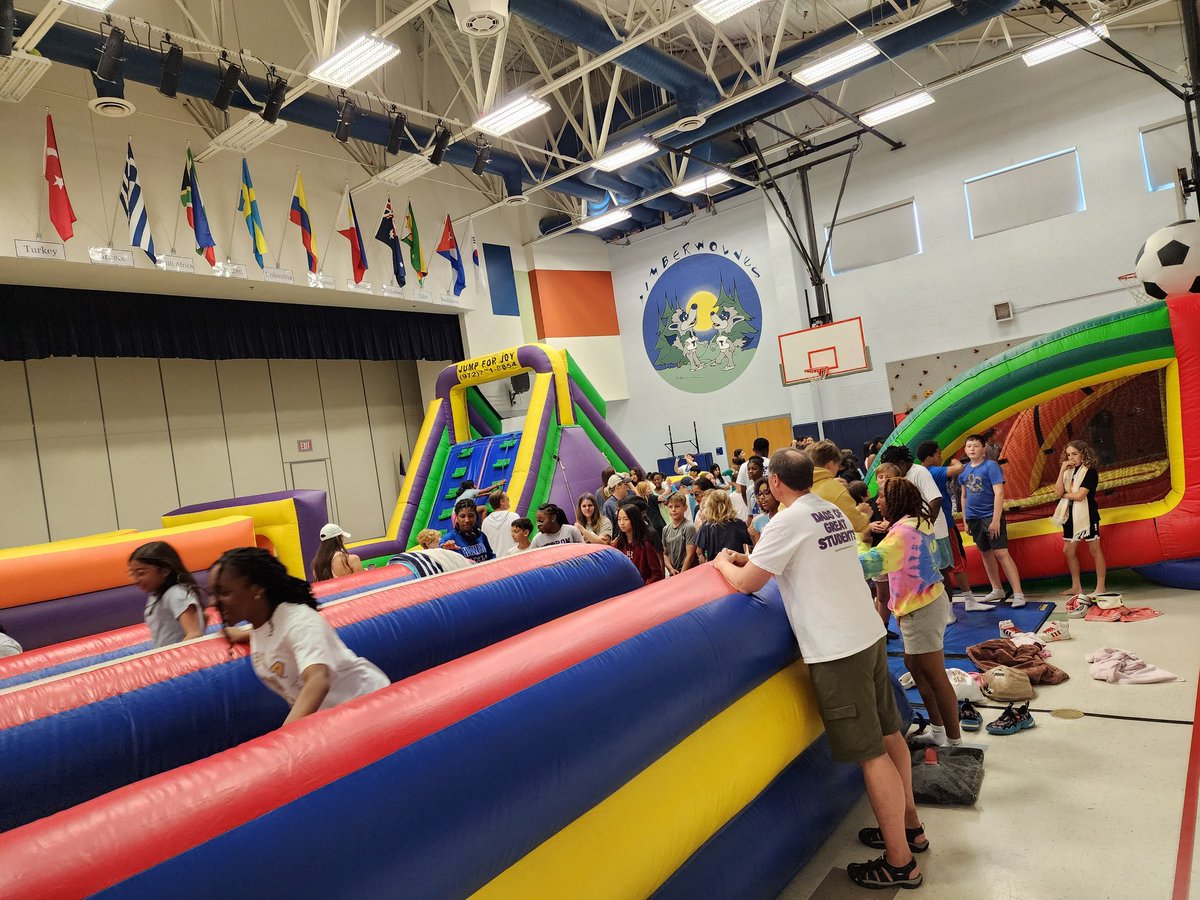 LadyHawksSquad's tweet image. The Lady Hawks had a blast at Hicks Elementary Field Day! Thanks for having us and we can't wait to come back next year! #futureHawks #HPND
