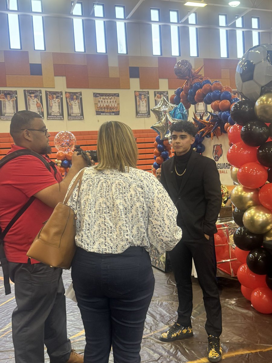 EHSoccerENGLAND's tweet photo. Congratulations Michael on signing to play at the University of Houston Victoria. Wishing you all the best. A shout out to the SISD PR dept for attending an recognizing our athletes. https://t.co/VZtHdtcoP4