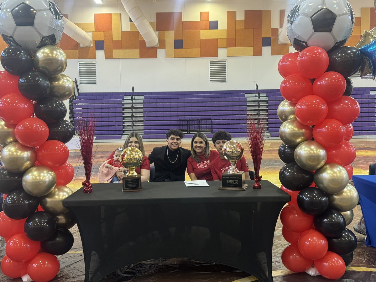 EHSoccerENGLAND's tweet photo. Congratulations Michael on signing to play at the University of Houston Victoria. Wishing you all the best. A shout out to the SISD PR dept for attending an recognizing our athletes. https://t.co/VZtHdtcoP4