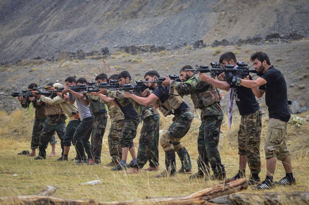 cyberpionier's tweet photo. @EyE13213 @afghanistanJ9 This wacko doesn't know there is NO foreign support... This is the power of the Afghan Army that is fighting the Taliban and the bravery of many civilians who are involved.
#BanTaliban #Talitubbies https://t.co/AutBelL801