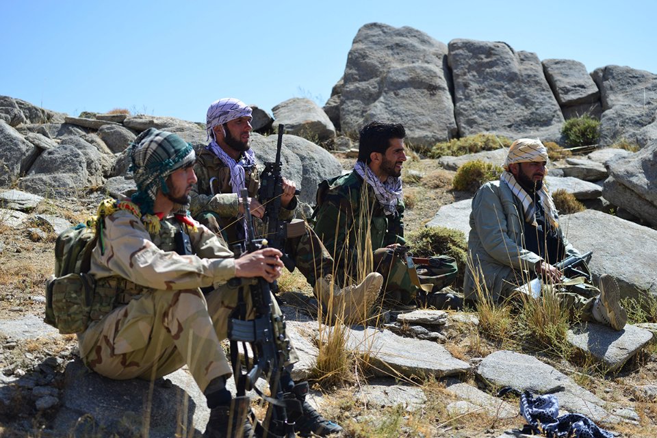 cyberpionier's tweet photo. @EyE13213 @afghanistanJ9 This wacko doesn't know there is NO foreign support... This is the power of the Afghan Army that is fighting the Taliban and the bravery of many civilians who are involved.
#BanTaliban #Talitubbies https://t.co/AutBelL801