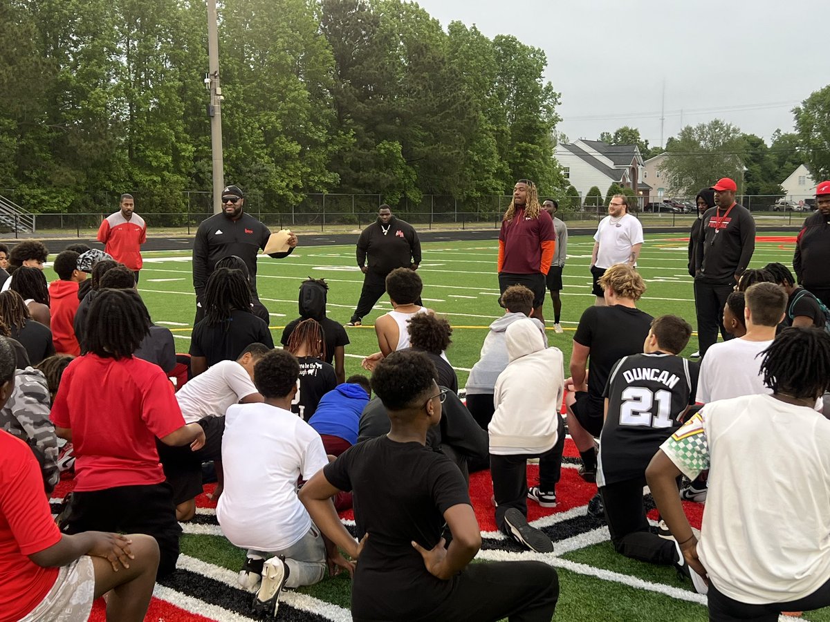 BIG THANKS TO FORMER NANSEMOND RIVER WARRIOR AND CURRENT HOUSTON TEXAN @Pheldarius for coming back and pouring into our current and future WARRIORS!! #WAR