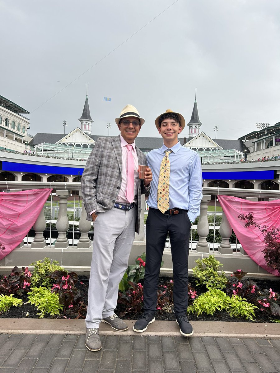 Made some amazing memories on KentuckyOaks 🌸 day @ChurchillDowns & can’t wait to @KentuckyDerby tomorrow.