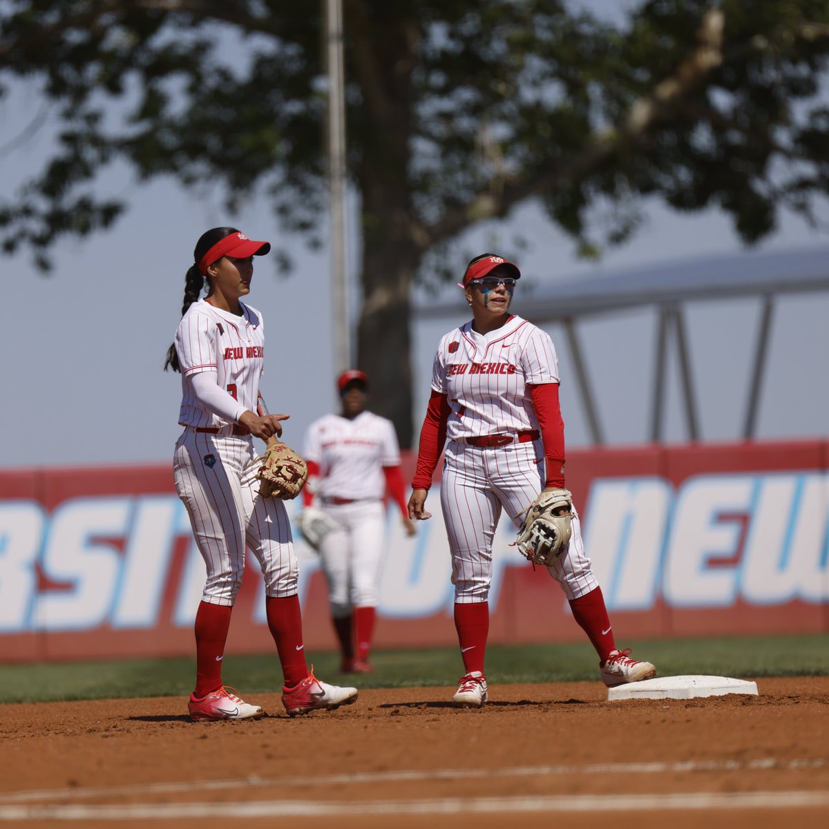 UNM turned 4 double plays and McKenna, Taylor (W) and Amber (S) combined for 6 scoreless innings as the Lobos earned the series win and their 6th win in the last 8 games. RECAP: bit.ly/44r0hSl #GoLobos