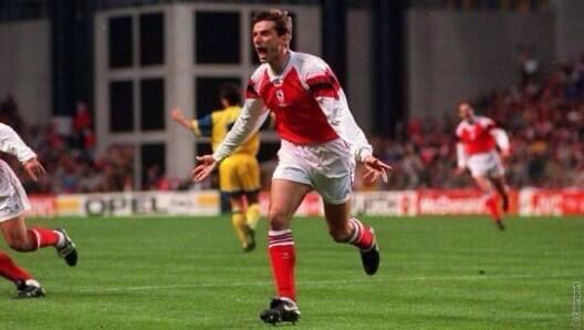 30 years ago today. One of the best nights of my life. Copenhagen 94. Forever grateful 
@9smudge @Ian_Selley #arsenal