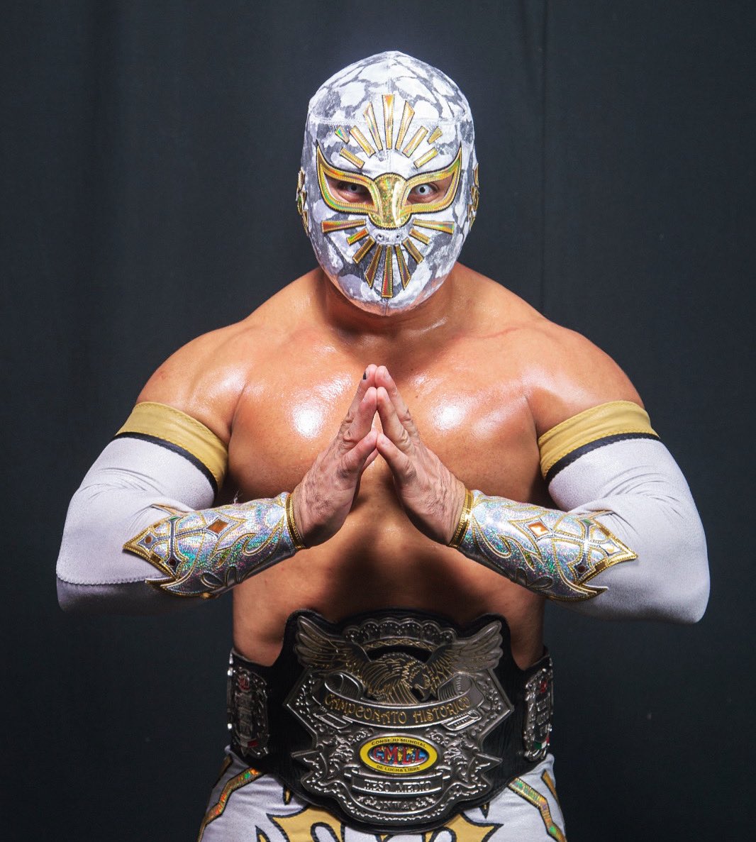 caristicomx's tweet photo. Hola mi gente recuerden q hoy vienes nos vemos en #caristico_store a las 7:30pm no falten ahí los esperamos 👍🏾 saludos y un fuerte abrazo familia, los amo 3 millones🤗🫰🏽 #elmejor #cmll #mistico #parati #viral #caristico #aew #roh #maacara #familia #njpw #mlw #wrestler #llegopapa #wrestling #diosteamo