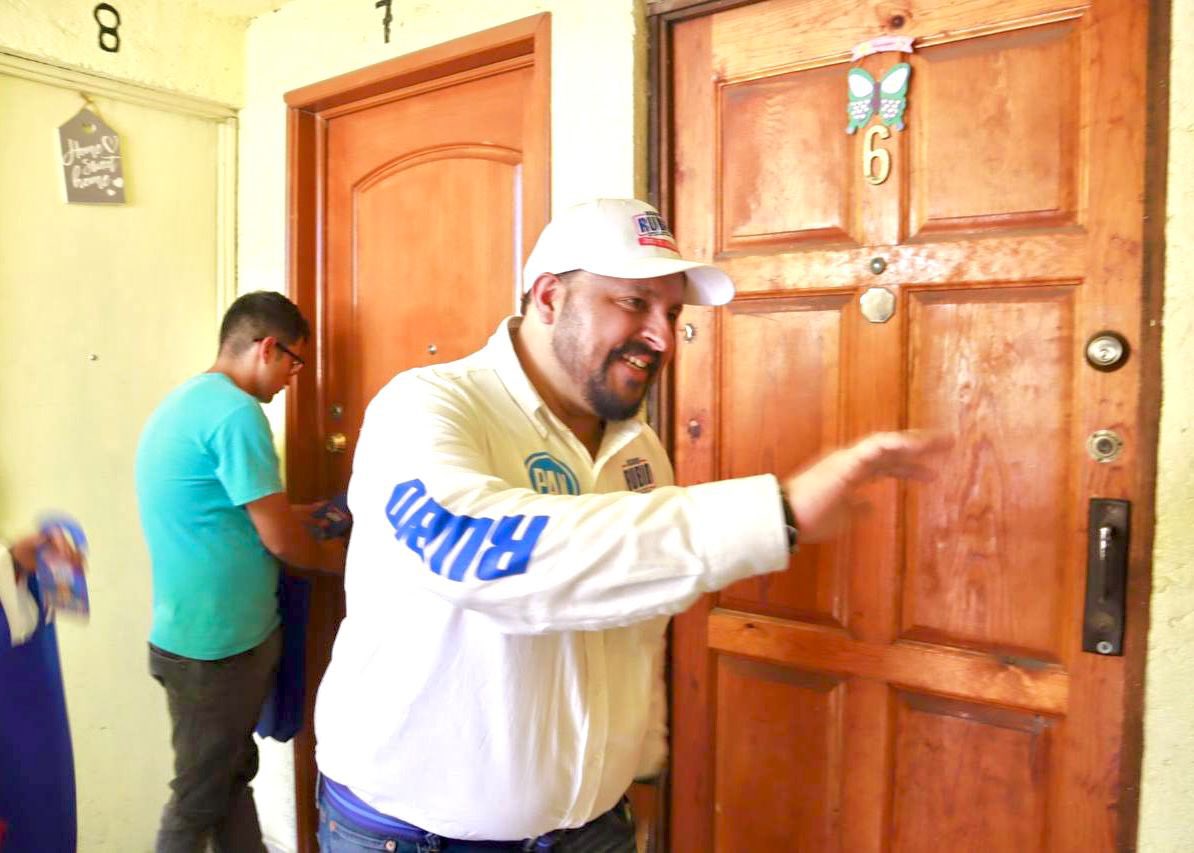 ricardorubiot's tweet photo. Gracias a todos los residentes de la Unidad Habitacional Stunam Etapa 1 por recibirme en nuestro recorrido de hoy. Es inspirador ver el compromiso del #Distrito30 y la unidad de nuestra comunidad. ¡Vamos a ganar! #VotaSOLOPAN #HazElCambio #ElCambioViene https://t.co/hPaGoNZUxN