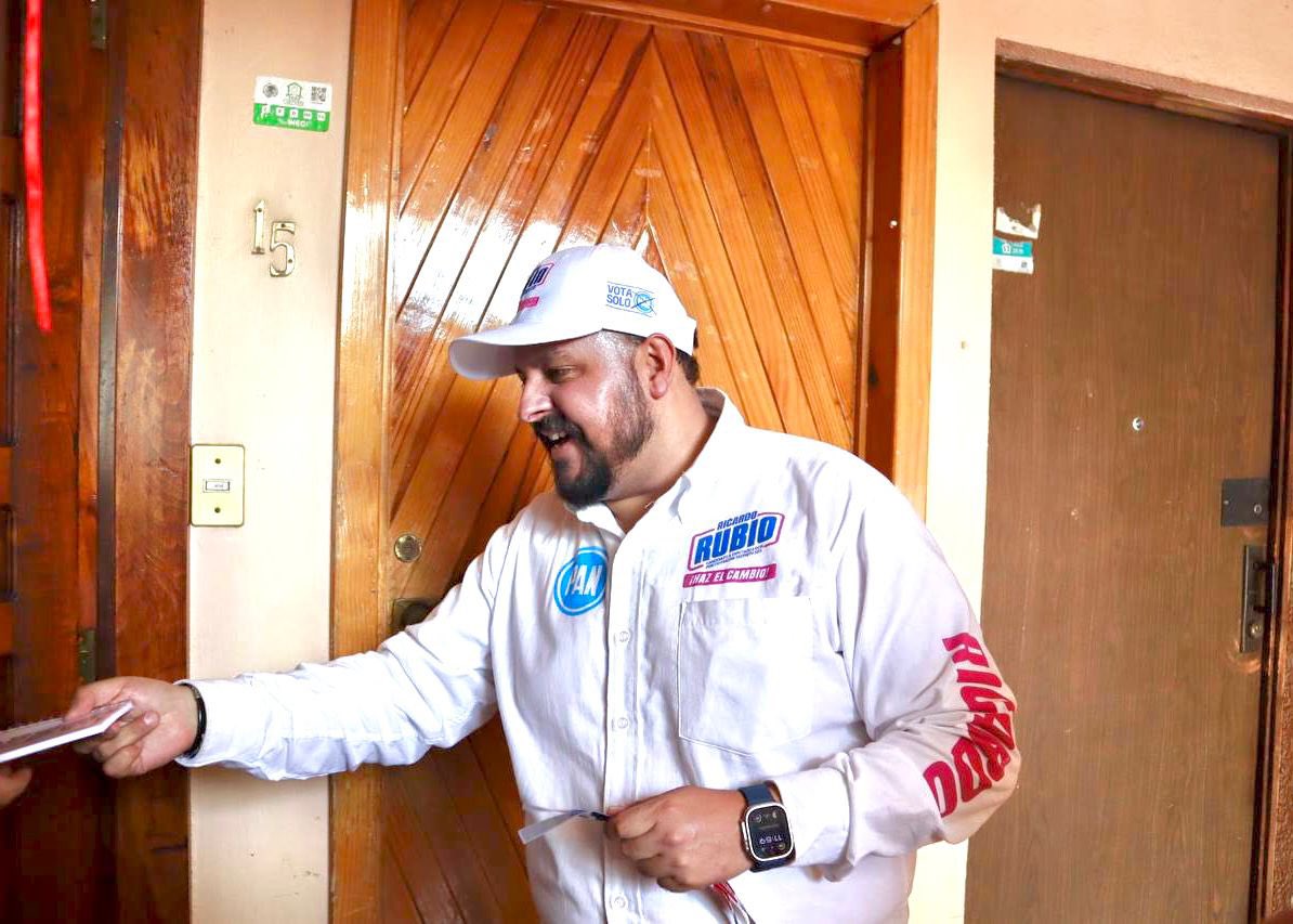 ricardorubiot's tweet photo. Gracias a todos los residentes de la Unidad Habitacional Stunam Etapa 1 por recibirme en nuestro recorrido de hoy. Es inspirador ver el compromiso del #Distrito30 y la unidad de nuestra comunidad. ¡Vamos a ganar! #VotaSOLOPAN #HazElCambio #ElCambioViene https://t.co/hPaGoNZUxN