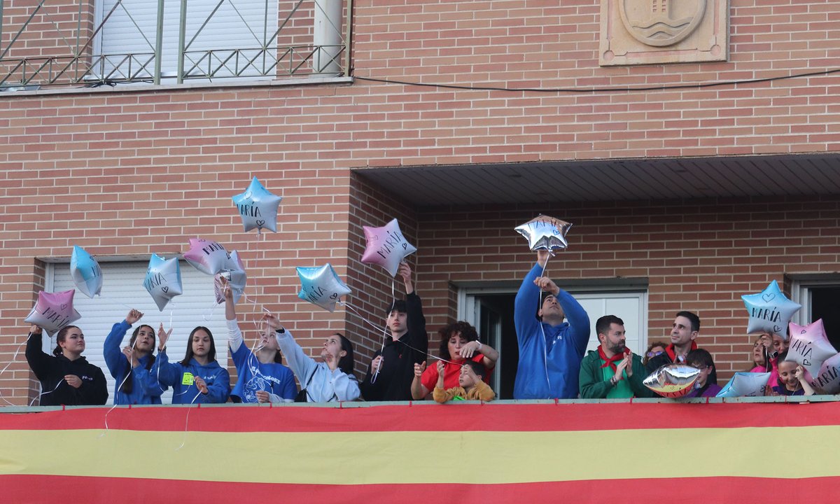 MULTITUDINARIO ARRANQUE DE LAS FIESTAS DE MAYO, CON MILES DE PEÑISTAS EN LA CALLE

El desfile y pregón de peñas, pistoletazo de salida a las Fiestas, en una jornada en la que actuaron Fórmula Abierta y  Rebeca, y que contó con un homenaje a María Herranz.

aytocabanillas.org/multitudinario…