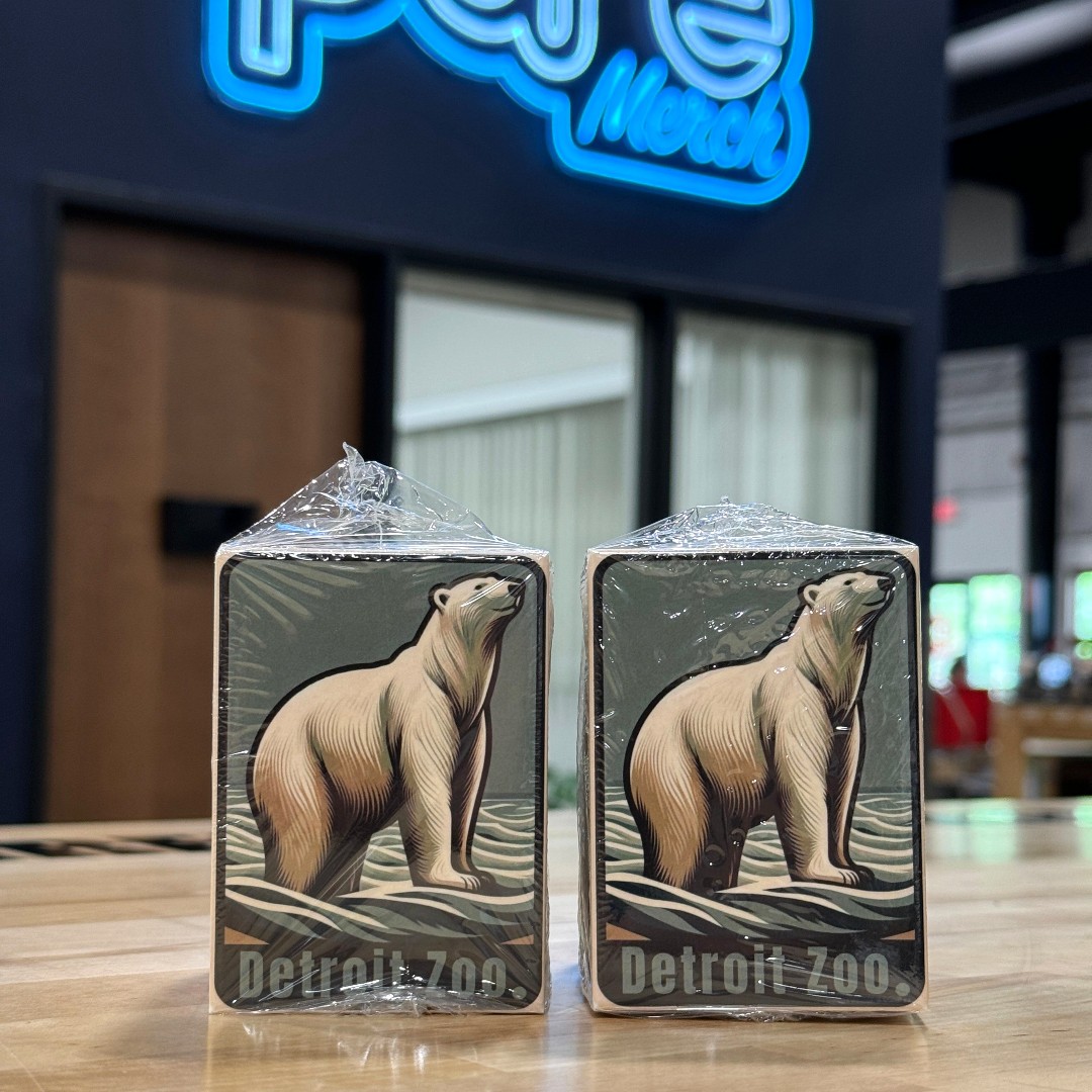 PureButtons's tweet photo. Wonderfully illustrated Polar Bears on these Detroit Zoo souvenir magnets
#PureButtons #CustomButtons #MADEINOHIO https://t.co/9ZChnCID83