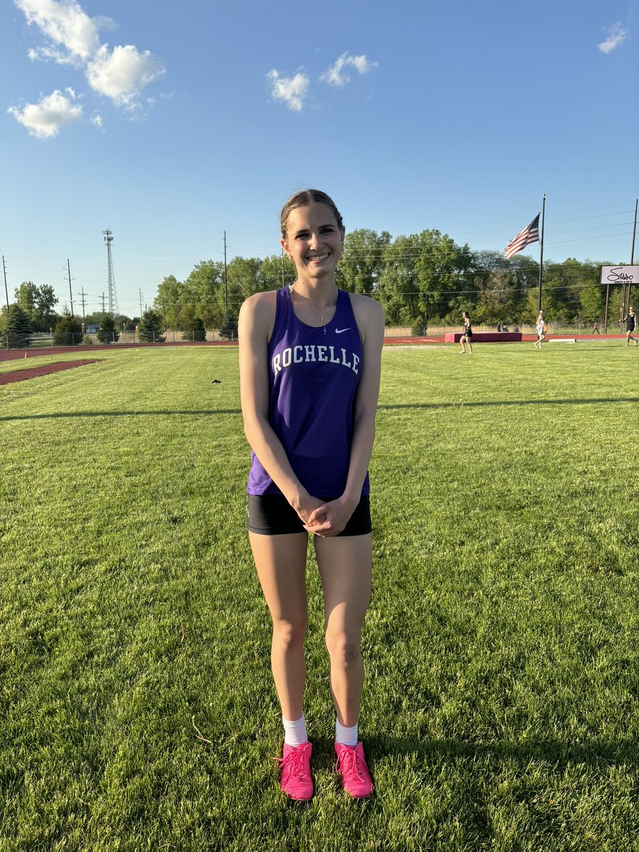 LadyHubs_Track's tweet photo. Kyrie is the conference champion in the Jv 400m 🥇 https://t.co/RSagfHqAV5