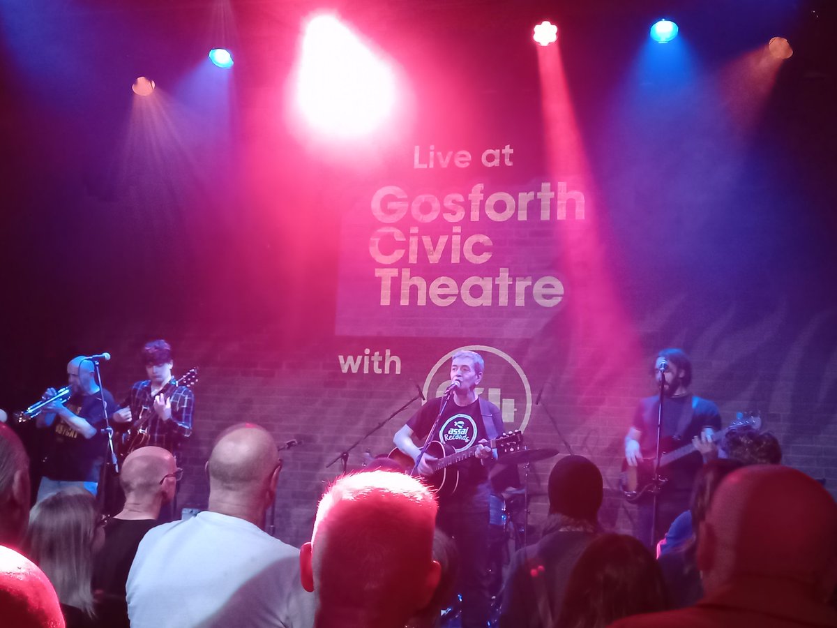 philrobson60's tweet photo. Everybody's got their favourite @michaelheadtreb songs, but I particularly enjoyed #StreetsofKenny #Comedy #BrokenBeauty @GoCivTheatre tonight. Looking forward to receiving pre-ordered new album in the post. https://t.co/RF0sY56oOG