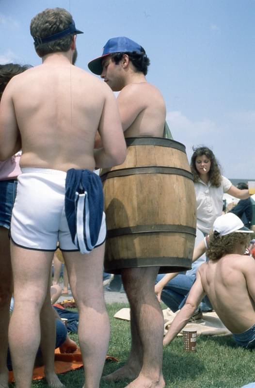 meadormadec's tweet photo. Someone posted their Kentucky Derby infield photos from 1980 on fb and I’m obsessed with how debaucherous it looks. https://t.co/Lq1WBIBLMF