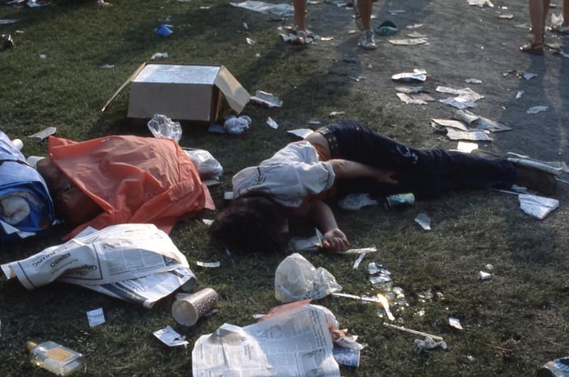 meadormadec's tweet photo. Someone posted their Kentucky Derby infield photos from 1980 on fb and I’m obsessed with how debaucherous it looks. https://t.co/Lq1WBIBLMF