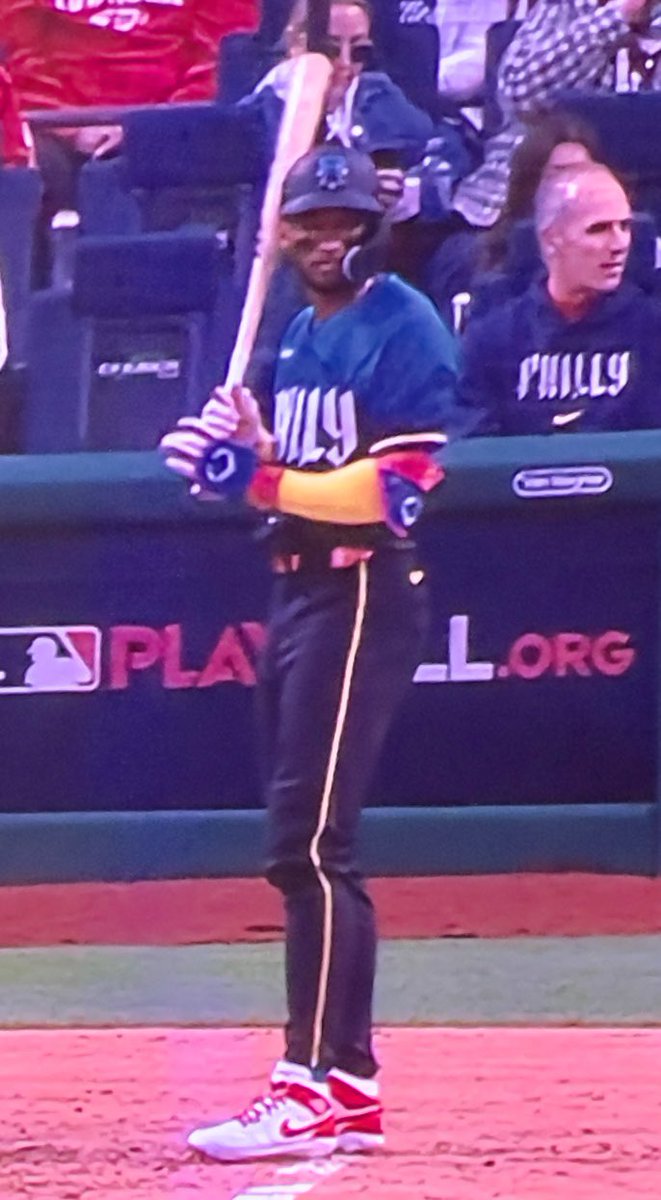 The Phillies have some of the best uniforms in baseball. And then they go and do this.  #FridayNightBaseball