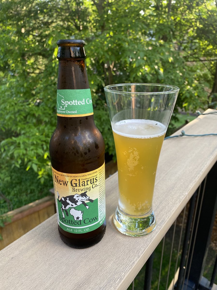 My neighbor across the street just delivered a six of Spotted Cow. You Cheeseheads out there should appreciate the solemnity of the occasion. (Deck rail from Banner Construction). ⁦@SpottedCow_Wisc⁩