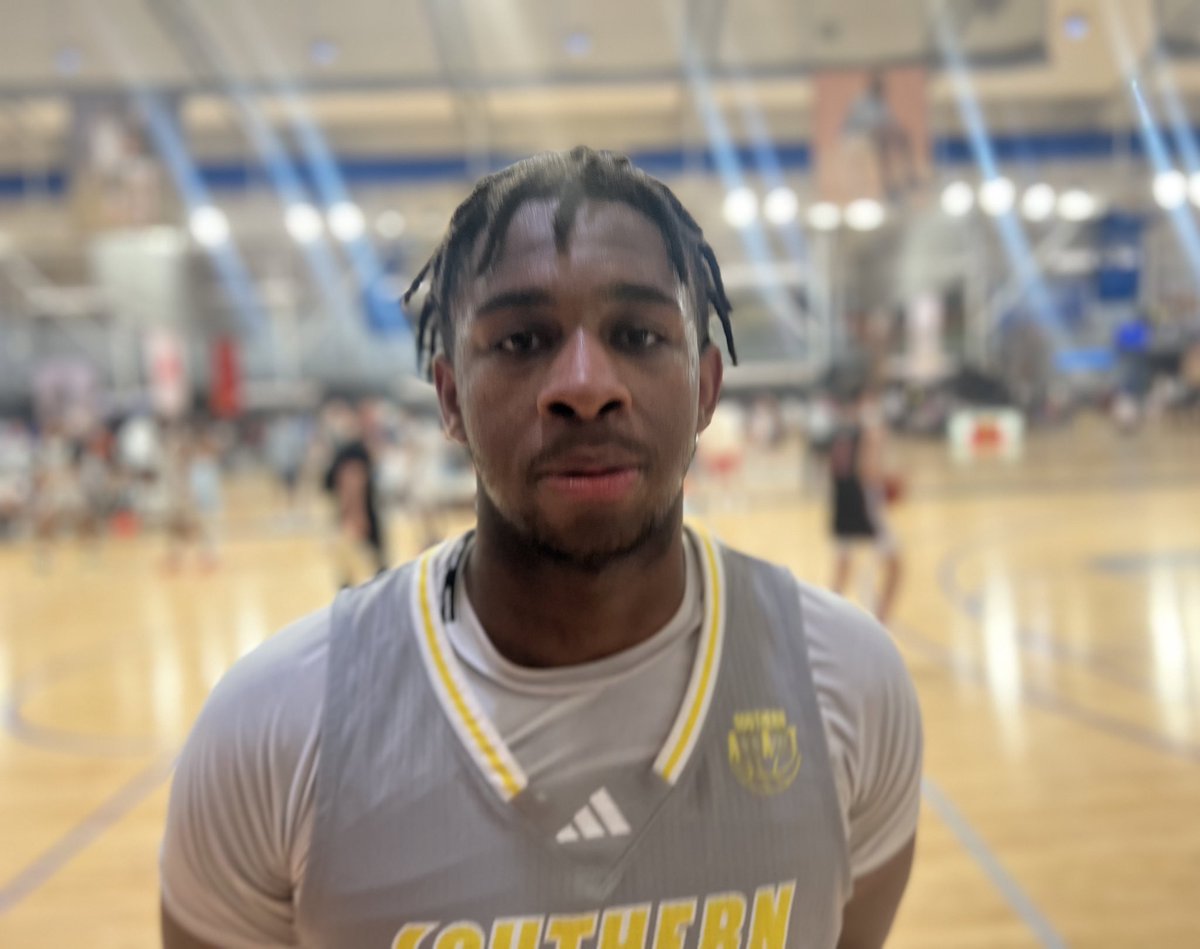 .@AssaultSouthern’s frontcourt of DJ Thomas and DJ Hall played an impactful role in their afternoon win vs Wildcat Select. Thomas is running the floor hard, posting up and finishing. Showing flashes of face-up game and rebounding. Hall is very skilled. Versatile threat that…