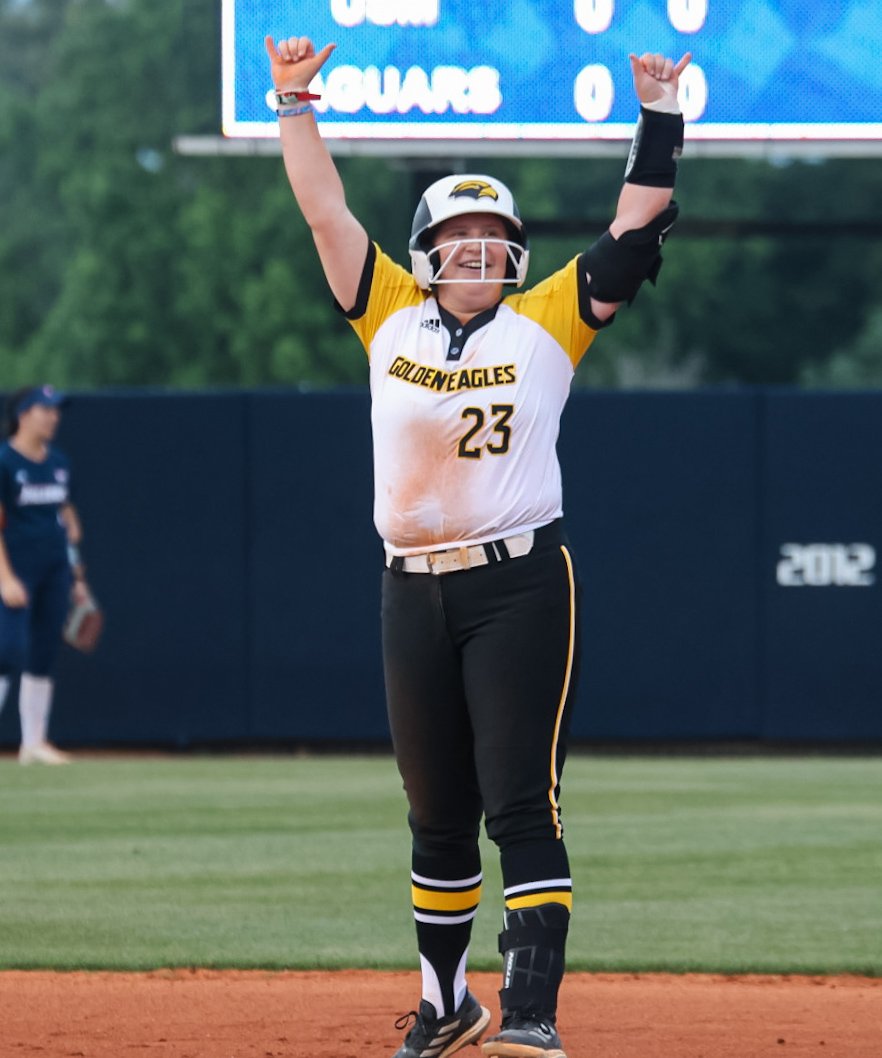 SouthernMissSB's tweet photo. T3: KK DOUBLE 🔥🔥🔥

📺: https://t.co/OaL9Kpa6c5
📊: https://t.co/OWFymd6xI0

#SMTTT | #RiseAsOne https://t.co/1VYMfANaqq