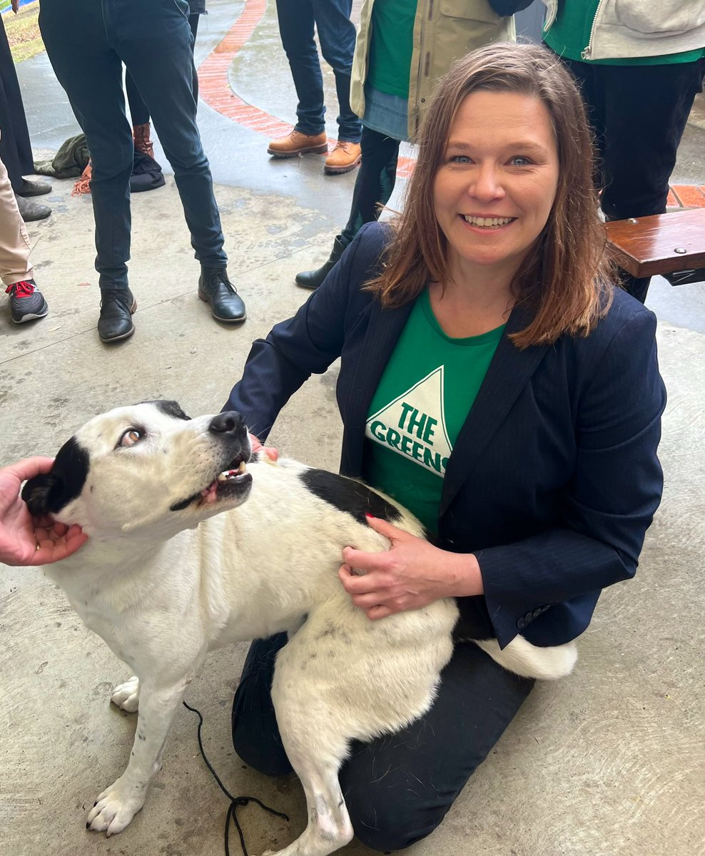 Today - people can Vote 1 for change with @CassyOConnor in Hobart and Janet Shelley in Elwick!! 

Vote 1 Greens so we can take your voice to the LegCo and get action for renters, health reforms, and protection for forests & kunanyi!💚 #politas