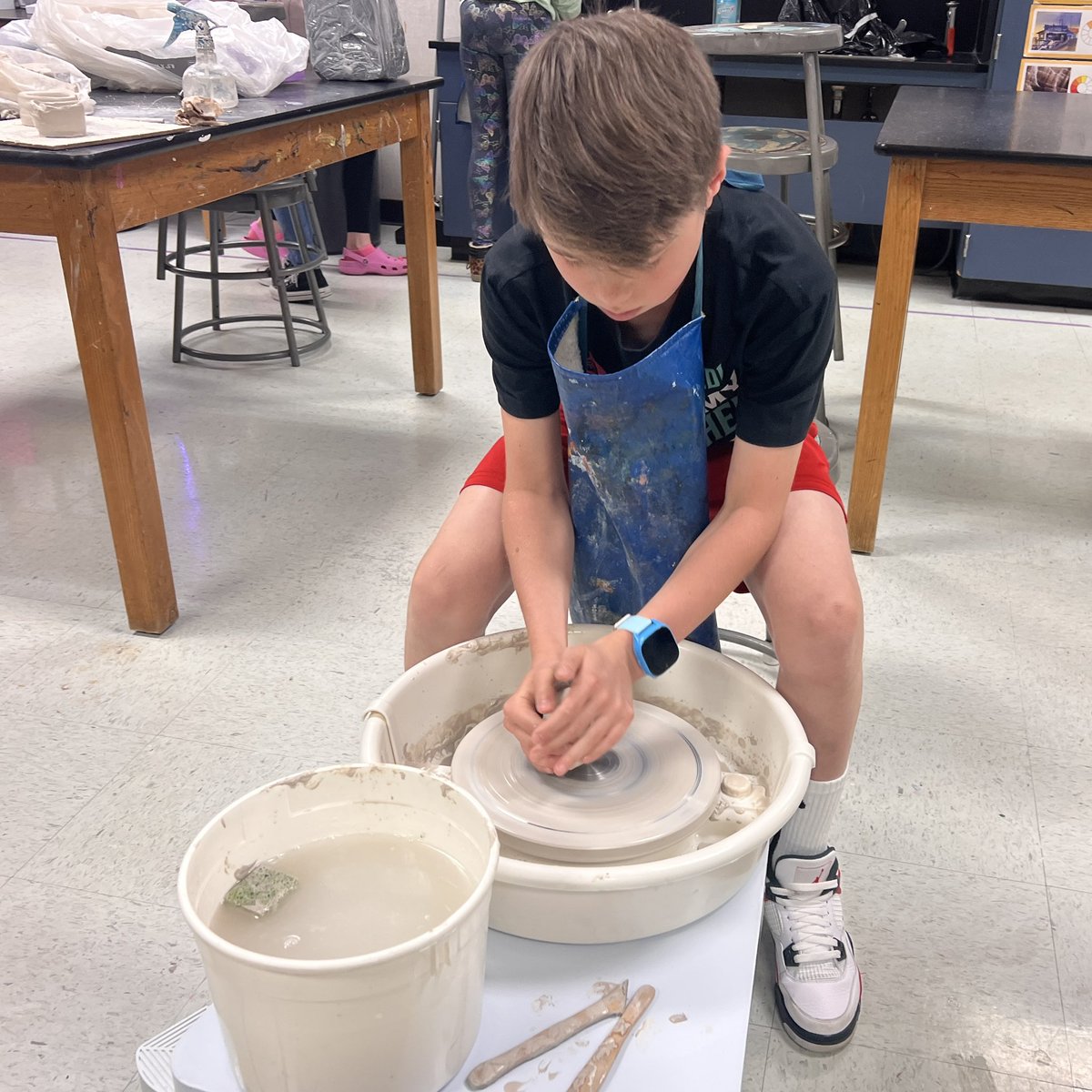 FPEBlock's tweet photo. Throwing a pot is such a super fun way to start the day in Art Club! @FalconPassElem @CCISD_VPA https://t.co/FnPfjuJVmF