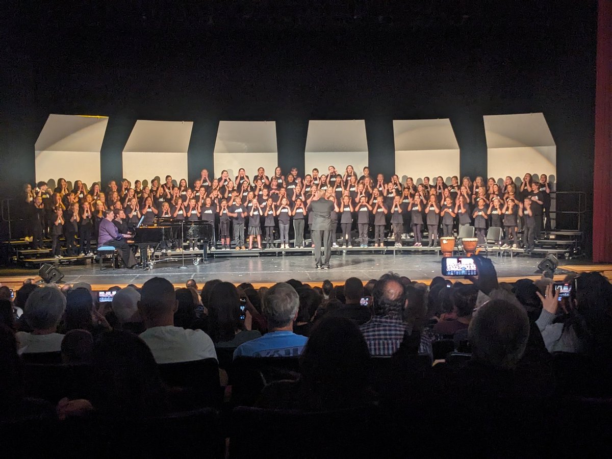 Ms_A_Yeh's tweet photo. These students are amazing! @BVSDcolorado elementary schoolers came together today to form the Elementary All-District Choir, not only singing the music they practiced but learning two new songs to perform tonight! #flyhighfri https://t.co/eShYV45jot