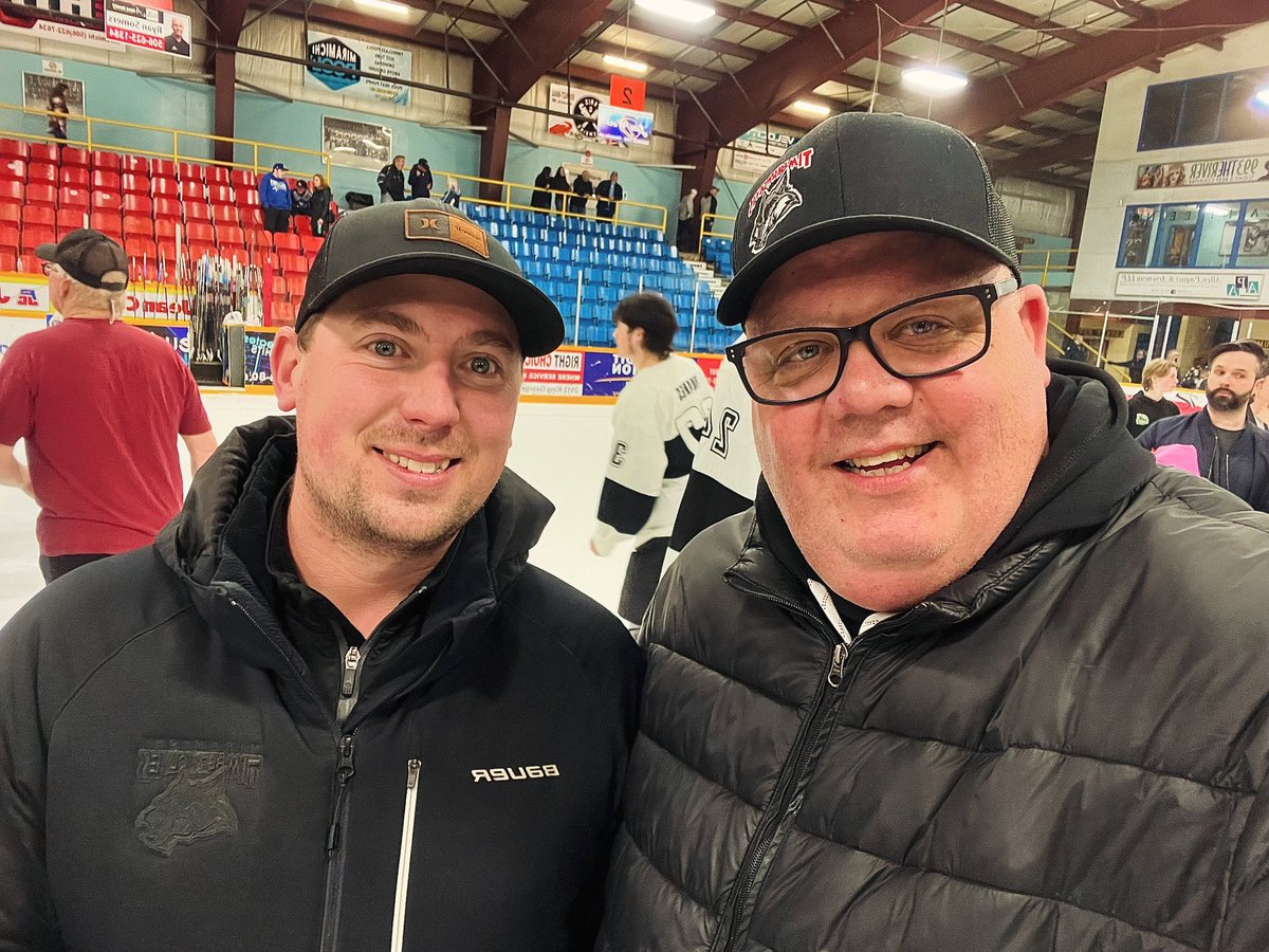 PQMiramichi's tweet image. What a night. What a comeback. One for the ages. #Miramichi #BackThePack #GoWolvesGo