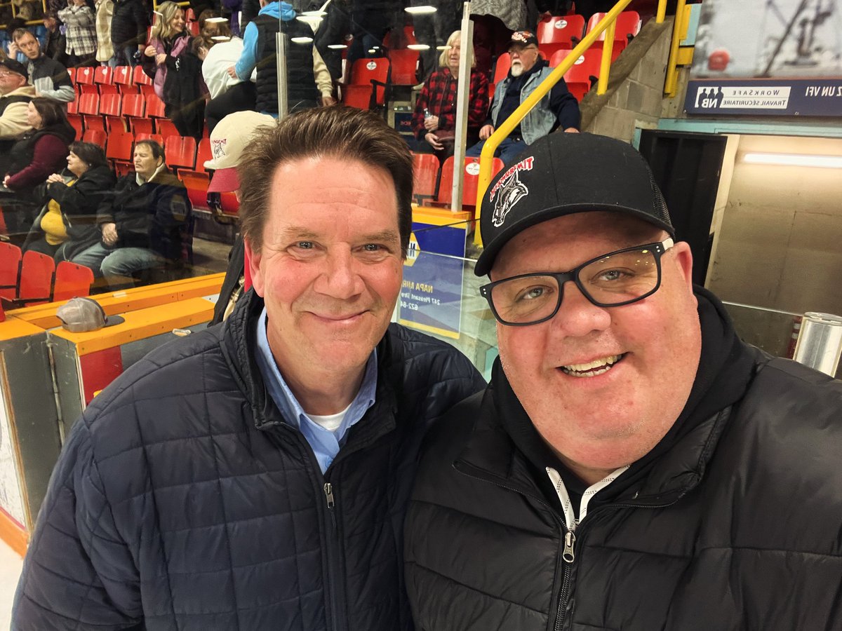 PQMiramichi's tweet image. What a night. What a comeback. One for the ages. #Miramichi #BackThePack #GoWolvesGo