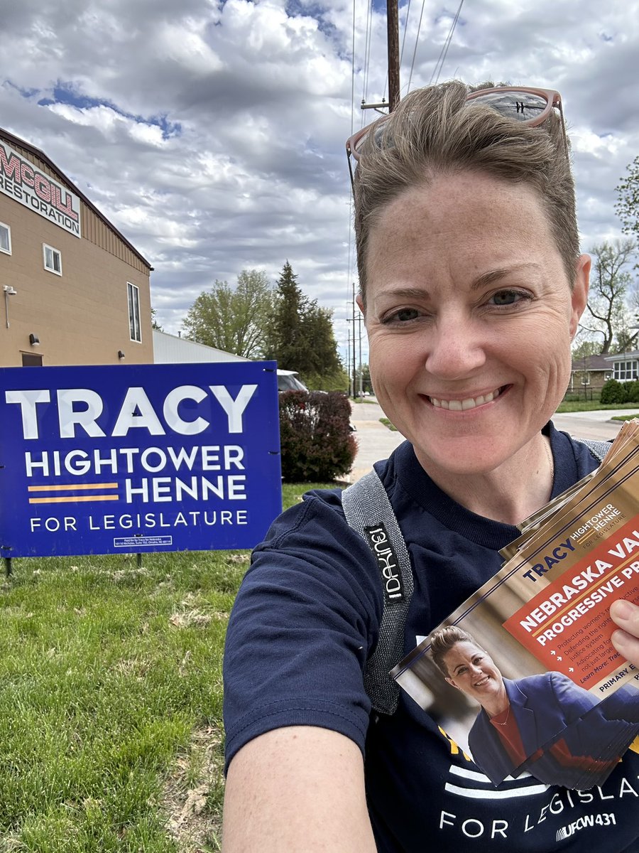 TracyforNE's tweet photo. ✊ 🚪 Knocking on doors in the heart of Florence today was invigorating! Had some fantastic discussions with members of our community. With only 10 days left until the primary election, every conversation counts. #TracyforNE #LD13 🇺🇸 https://t.co/np2na6ymDE