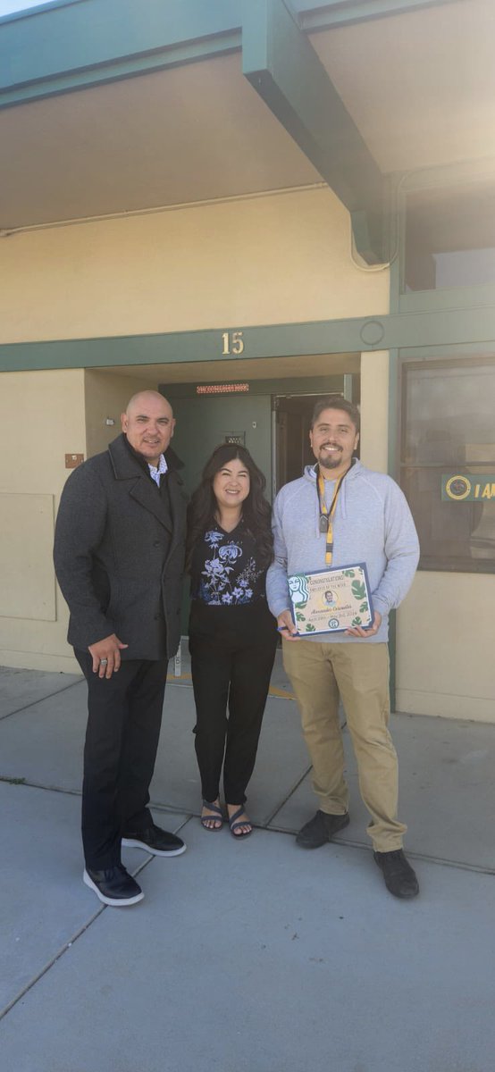 🍎🏆 Congratulations to Mr. Cervantes our incredible 6th grade teacher for being the employee of the week! He is a dedicated educator that goes above and beyond to inspire, educate, and empower our students every single day! 📚🌟 Thank you for all that you do! ⭐️@VillagomezMyra