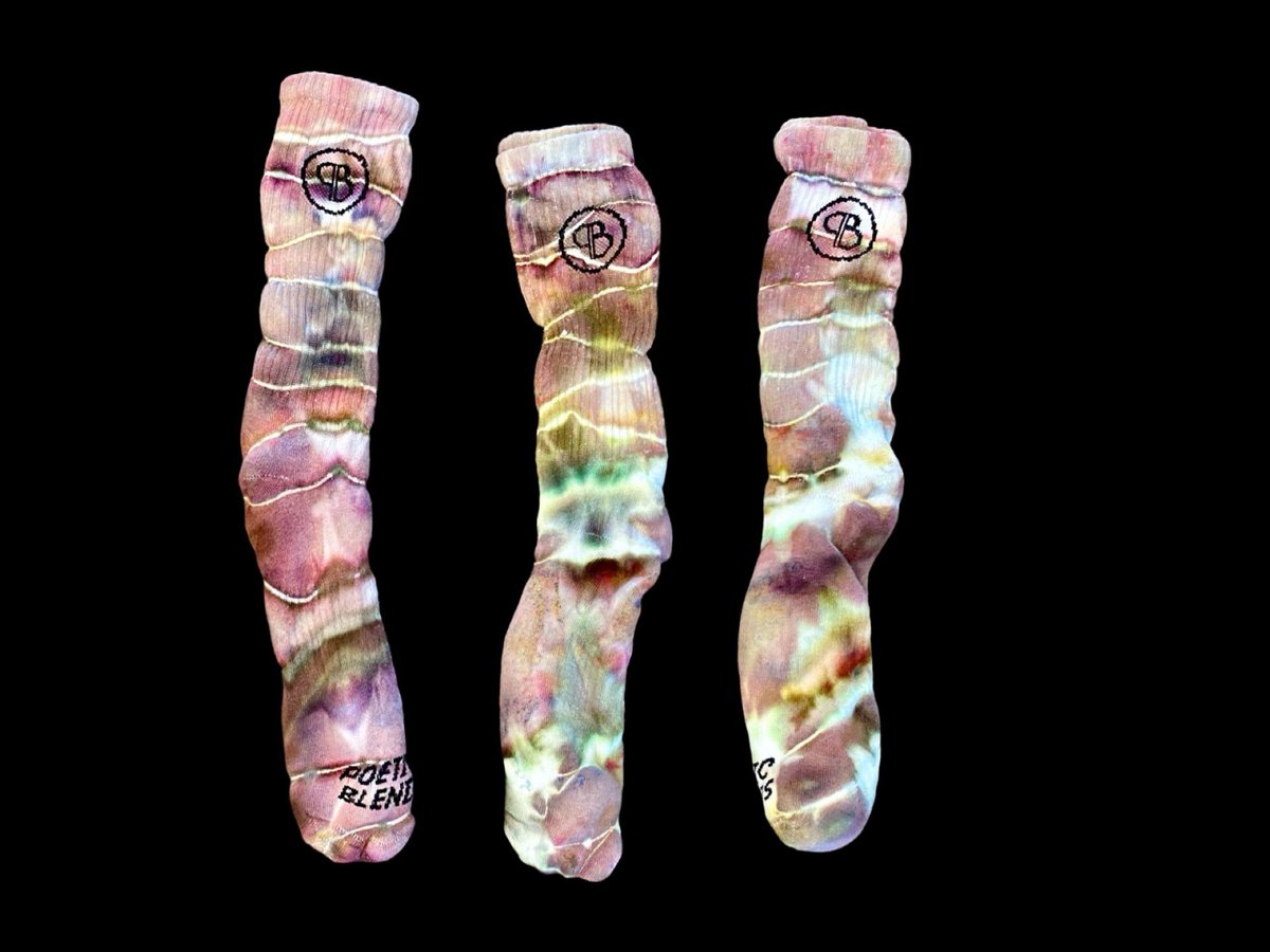 Look at these beauties! 😍😮‍💨 We’ll be adding more socks to the site this weekend folks! @BlendsPoetic would love to know… what colors would y’all like to see? 🤔 Curious minds want to know!! 😂🙏🏼🥰