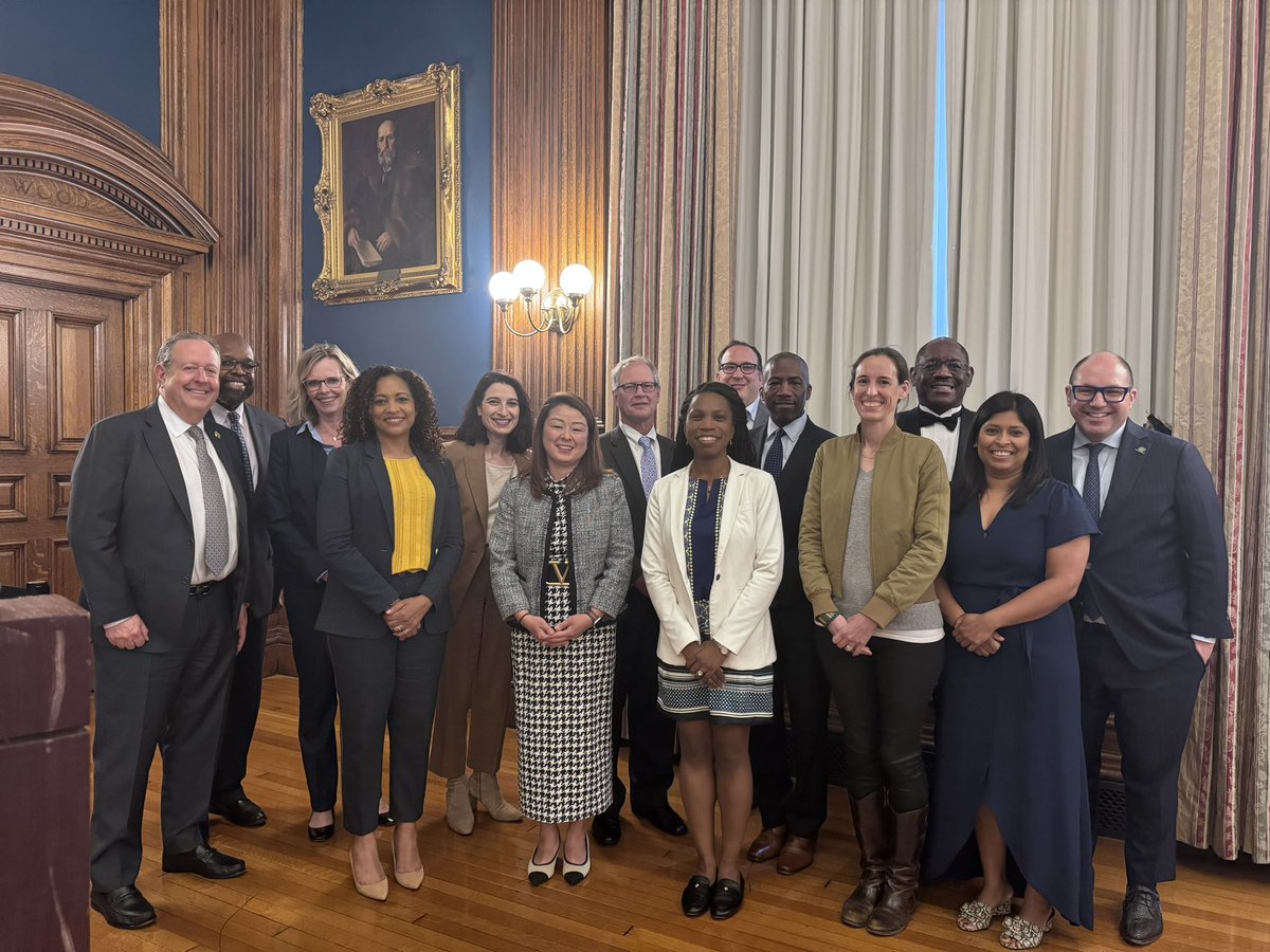 Great @PhilAcadSurgery Tripartite Meeting @BostonSurgical @NYSurgicalGroup @CollegeofPhys @MutterMuseum @AmCollSurgeons @AcademicSurgery @UnivSurg @FoxChaseSurgOnc @JEFFsurgery @pennsurgery @CooperSurgery @JeffHealthAb @SurgeryEinstein @TempleSurgery