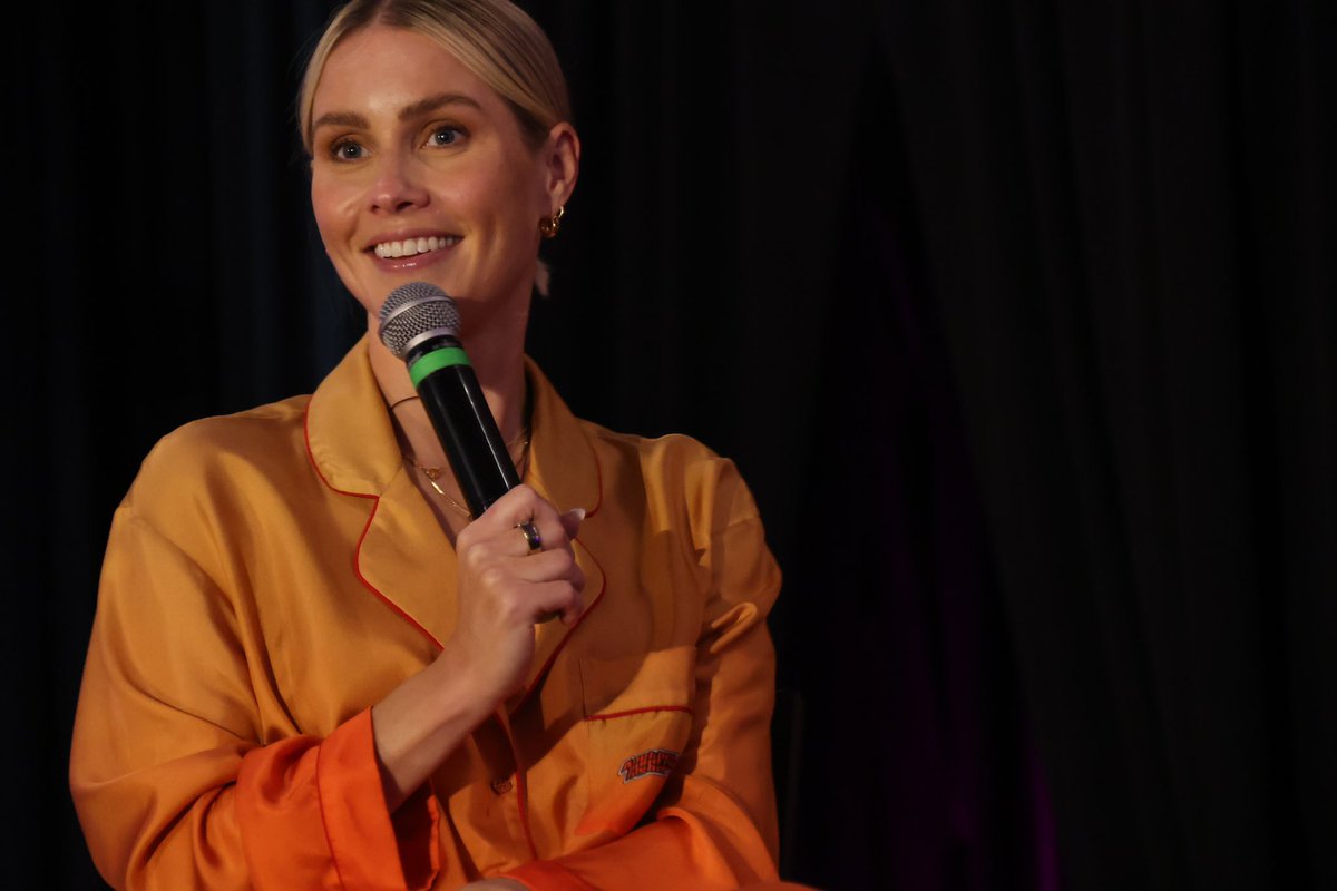 CreationEnt's tweet photo. Claire Holt takes the stage at #TVDNASH to answer questions from fans! https://t.co/sC6gnI2qVP