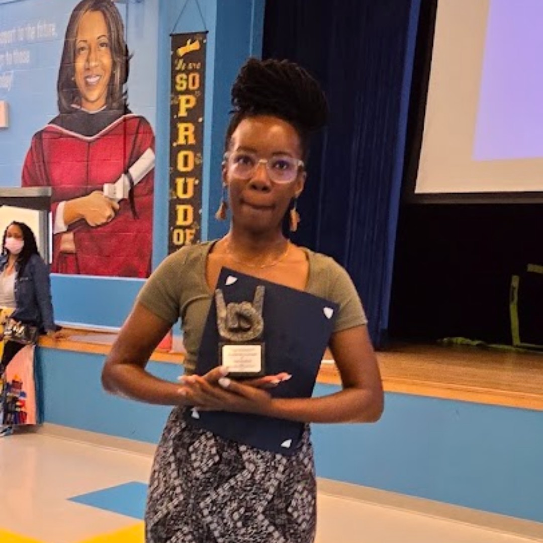 Congrats to our Platinum Teacher of the Month, Ms. Love! She's shown exceptional dedication, leadership, and enthusiasm, inspiring us all. #DCCharterProud #SEDC #Ward8 #APrepStrong