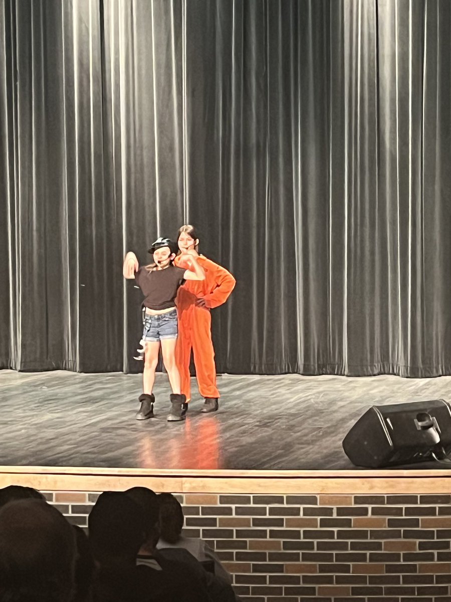 ThunderValleyK8's tweet photo. Families gathered to see their children perform in the talent show.  Big thanks to PTA, Ms. Orozco, Mr. Romig and Student Council for all their help.
@ThunderValleyK8  @CatrinaEstrada @gelwood878 @MatthewSRomig @SandraVazquezSV @SVVSDBissonette https://t.co/8v5zFYwZGF