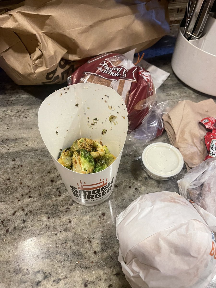 danmckibben's tweet photo. @Smashburger where are the rest of them?? No, we haven't eaten any yet, and neither did the Uber driver. https://t.co/aJ7NupiuyW