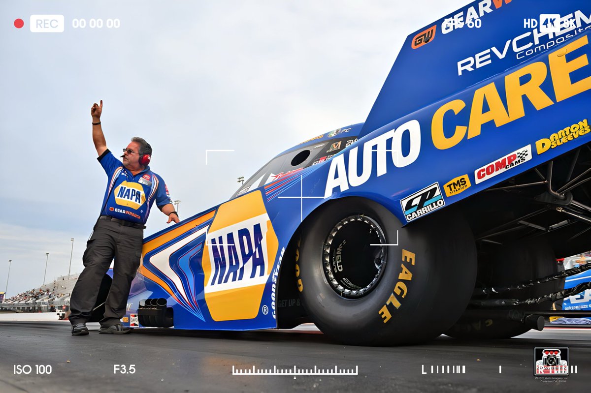 Raise your hand if you’re ready for the weekend 😎🖐️ @RonCapps28 | @theNAPAnetwork @ToyotaRacing | @NAPARacing