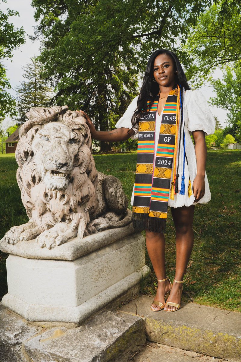 JLanier22's tweet photo. 2 days until graduation! Blessed to have studied at Lincoln University for the past 4 years! Your Summa Cum Laude graduate! 🧡💙👩🏾‍🎓 https://t.co/FgSRJLZN4T