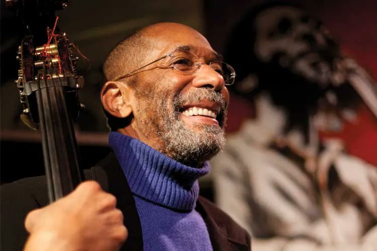 “My favorite thing is trying to find the right notes to get to the next level, that’s my favorite thing.” - Happy Birthday @RonCarterBass Hearing you play is one of our favorite things too. Keep Swingin'! Wishing you an abundance of Blessings today, tomorrow + beyond! #jazz